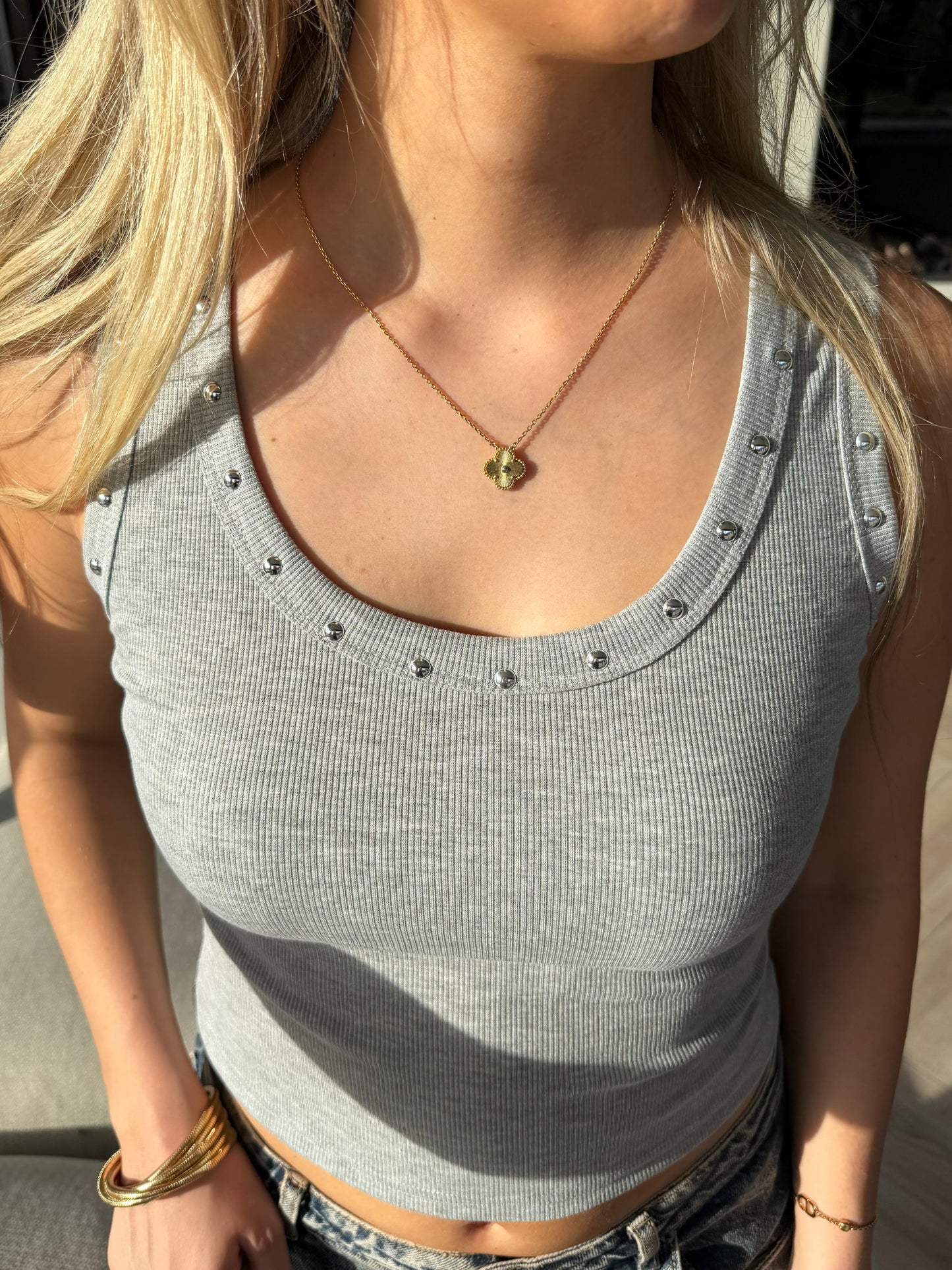 Pip stud top